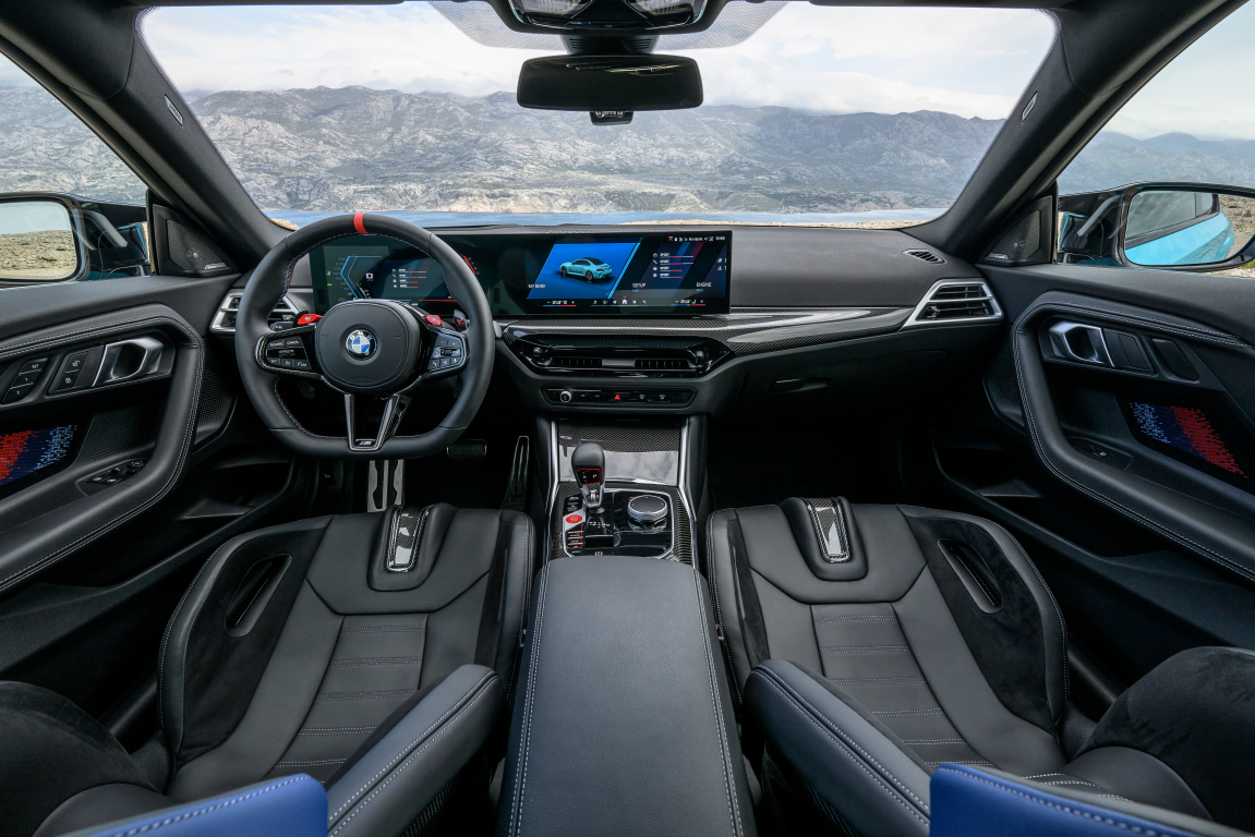 SMALL_P90642581_highRes_the-new-bmw-m2-with-